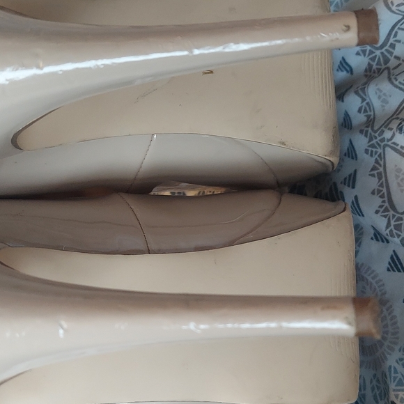 Guess platform heels, size 7 - Picture 3 of 9
